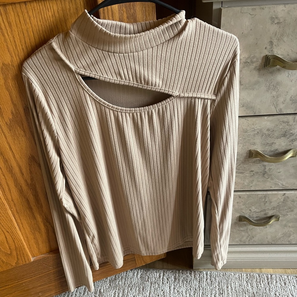 Boutique top! Size XL, fits more like L. Worn once!